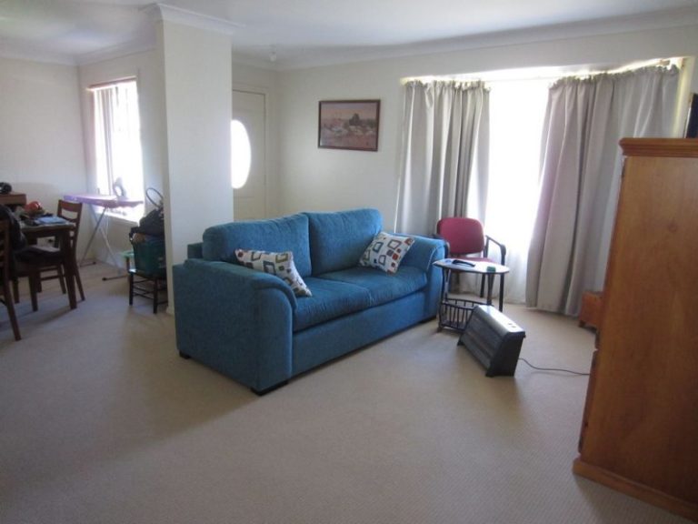 4/163 DeBoos Street, Temora NSW 2666 - photo 6