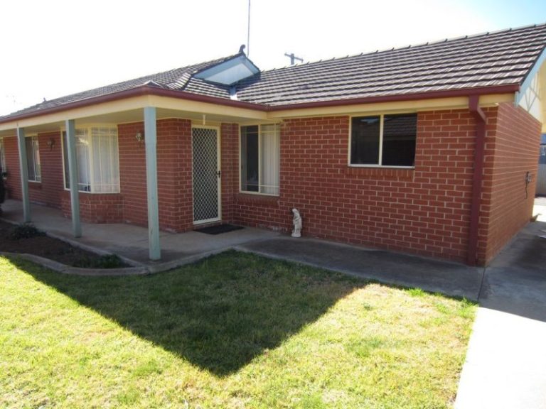 4/163 DeBoos Street, Temora
