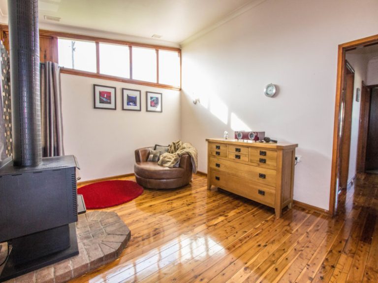76 Dalgetty Street, Narrandera NSW 2700 - photo 5
