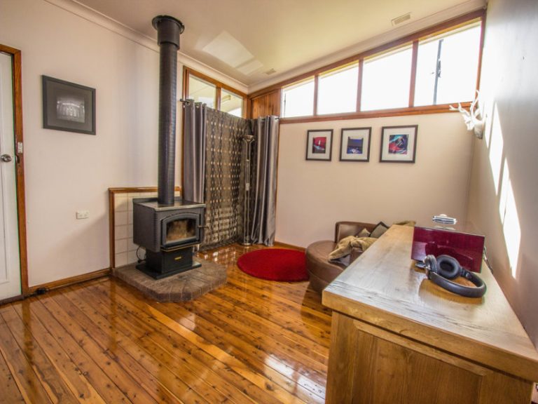 76 Dalgetty Street, Narrandera NSW 2700 - photo 6
