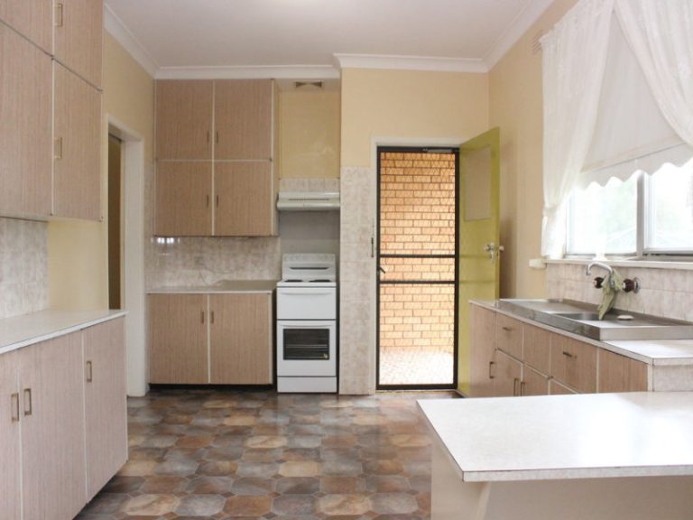 15 Ashton Street, Temora NSW 2666 - photo 2