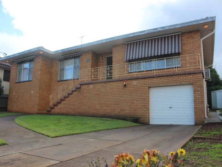 15 Ashton Street, Temora NSW 2666 - photo 12
