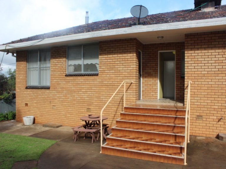 15 Ashton Street, Temora NSW 2666 - photo 16
