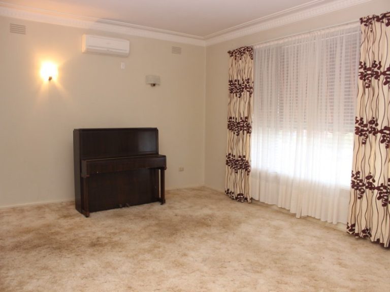 15 Ashton Street, Temora NSW 2666 - photo 4