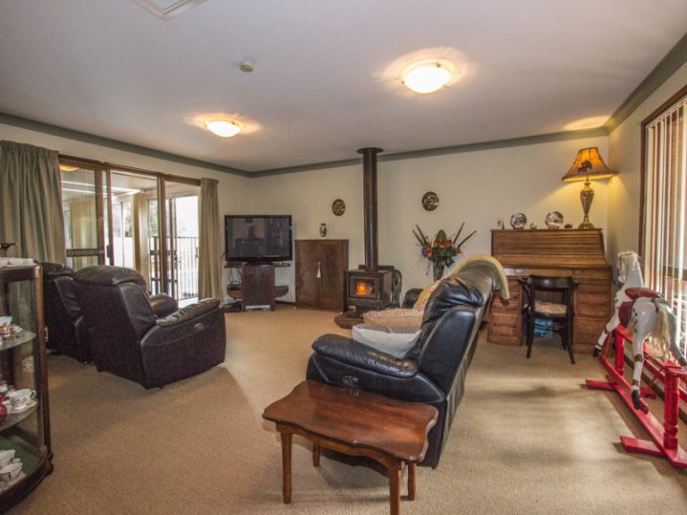 9 Dangar Drive, Narrandera NSW 2700 - photo 18