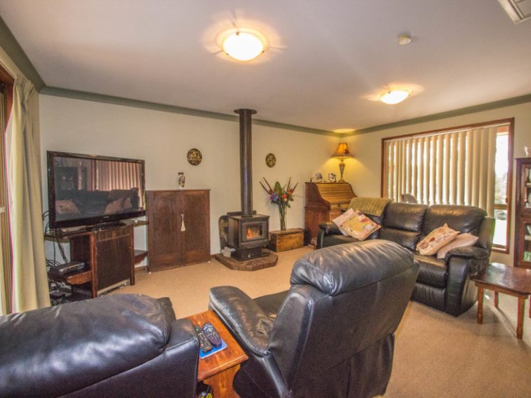 9 Dangar Drive, Narrandera NSW 2700 - photo 19