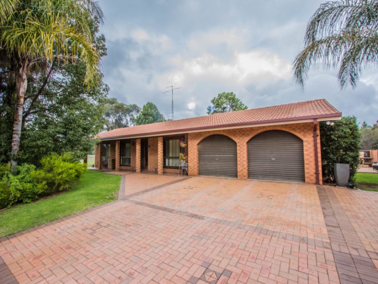 9 Dangar Drive, Narrandera NSW 2700 - McGrath Riverina