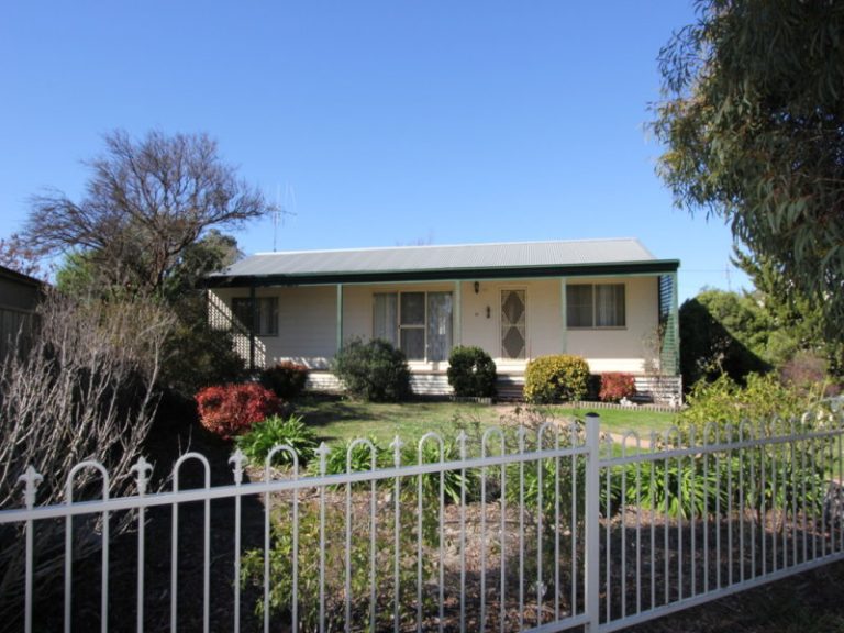 30 Court Street, Boorowa NSW 2586 - photo 2