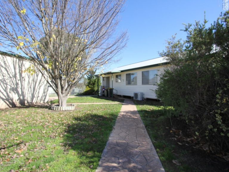 30 Court Street, Boorowa NSW 2586 - photo 5