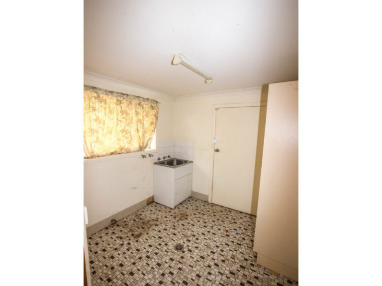 25 Watermain Street, Narrandera NSW 2700 - photo 11