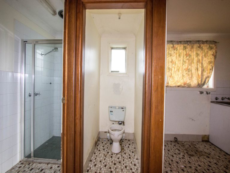 25 Watermain Street, Narrandera NSW 2700 - photo 12