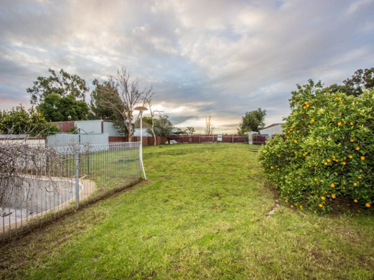 25 Watermain Street, Narrandera NSW 2700 - photo 15