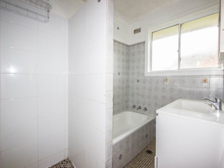 8 Frank Street, Narrandera NSW 2700 - photo 11