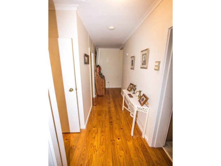 13 Shady Street, Narrandera NSW 2700 - photo 3
