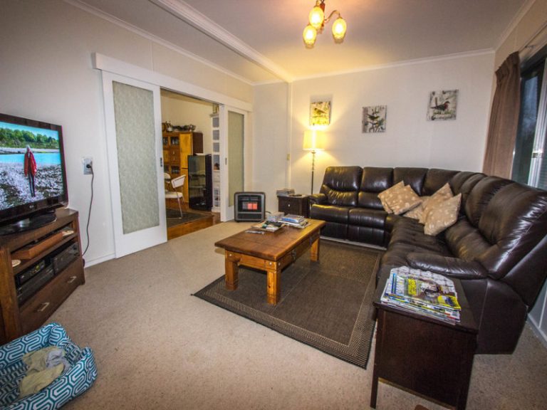 13 Shady Street, Narrandera NSW 2700 - photo 4