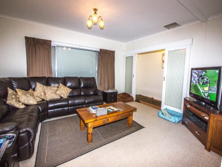 13 Shady Street, Narrandera NSW 2700 - photo 5