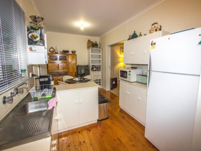 13 Shady Street, Narrandera NSW 2700 - photo 6