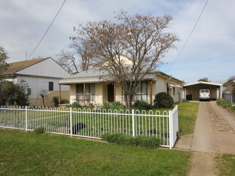 62 South Street, Boorowa NSW 2586 - photo 2