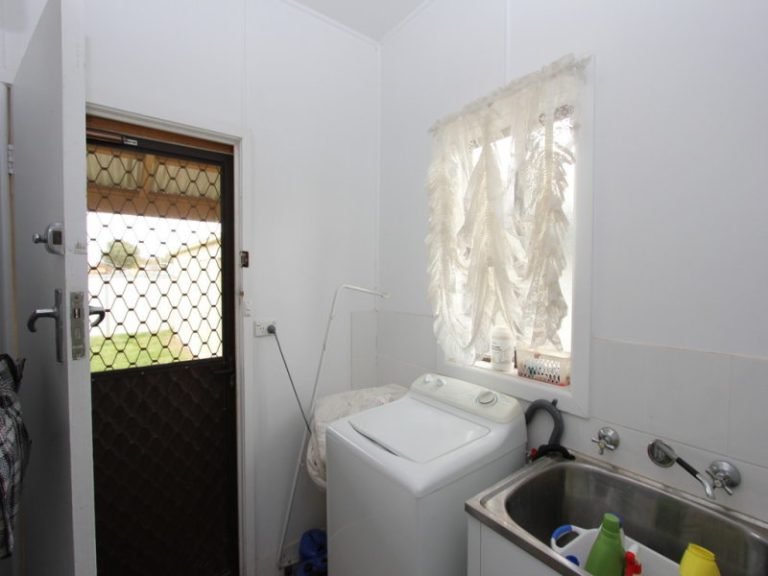 62 South Street, Boorowa NSW 2586 - photo 15