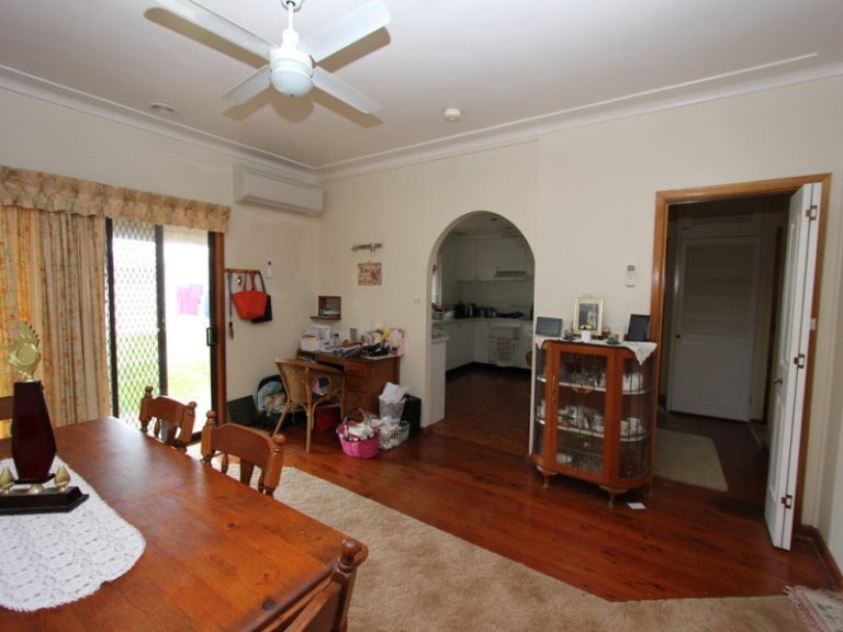 62 South Street, Boorowa NSW 2586 - photo 6