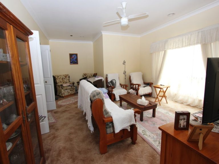62 South Street, Boorowa NSW 2586 - photo 7