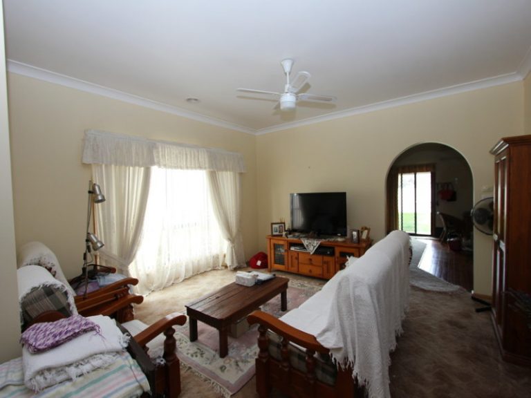 62 South Street, Boorowa NSW 2586 - photo 8