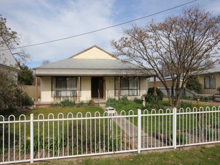 62 South Street, Boorowa NSW 2586 - McGrath Riverina
