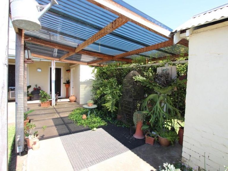 183 Deboos Street, Temora NSW 2666 - photo 2