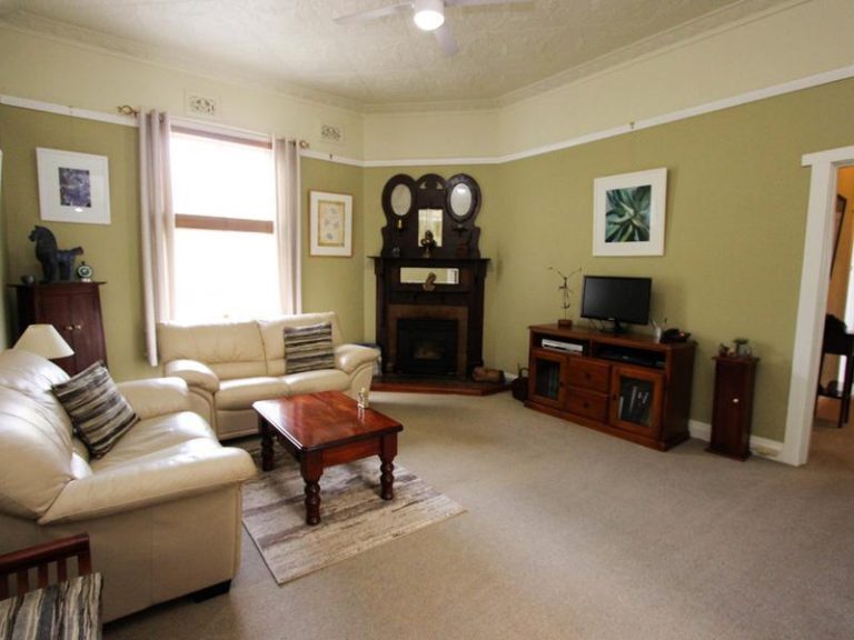 183 Deboos Street, Temora NSW 2666 - photo 13