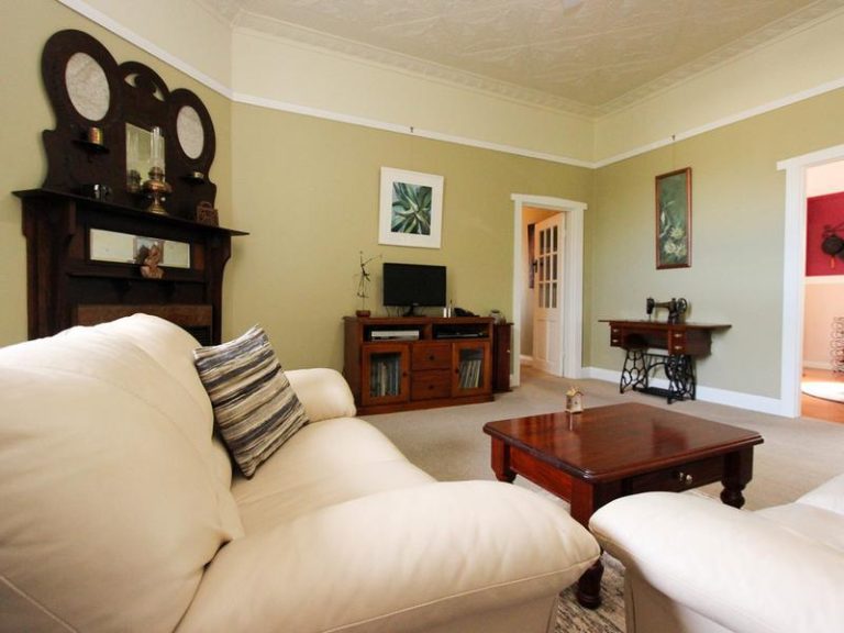 183 Deboos Street, Temora NSW 2666 - photo 15