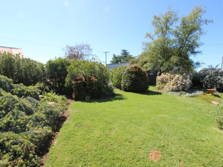 183 Deboos Street, Temora NSW 2666 - photo 27