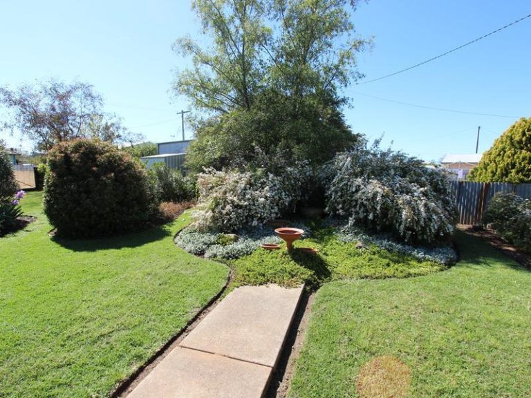 183 Deboos Street, Temora NSW 2666 - photo 30