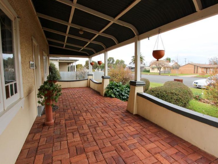 183 Deboos Street, Temora NSW 2666 - photo 9
