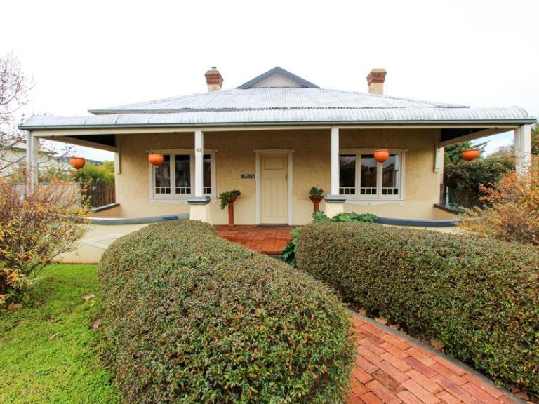 183 Deboos Street, Temora NSW 2666 - photo 10