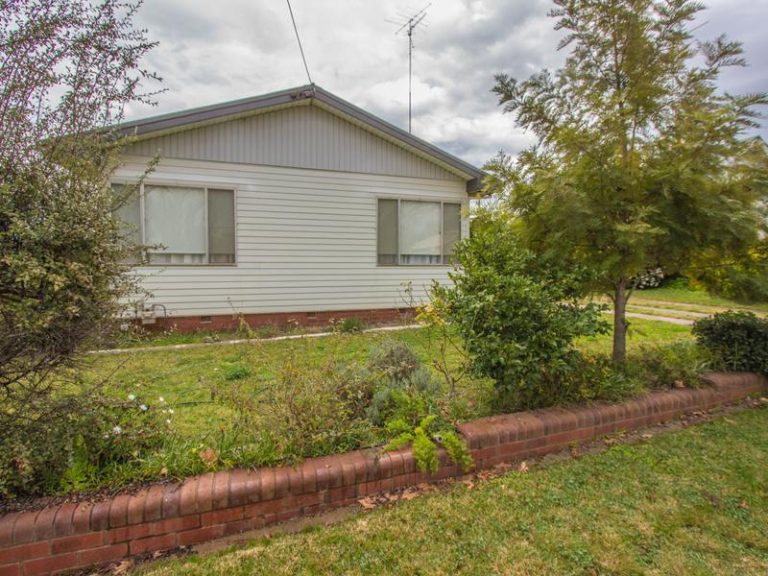 22 May Street, Narrandera NSW 2700 - photo 2