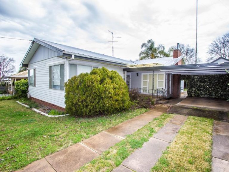 22 May Street, Narrandera NSW 2700 - photo 3