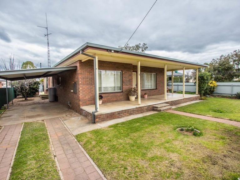 86 Bolton Street, Narrandera NSW 2700 - photo 2