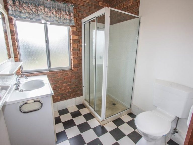 86 Bolton Street, Narrandera NSW 2700 - photo 17