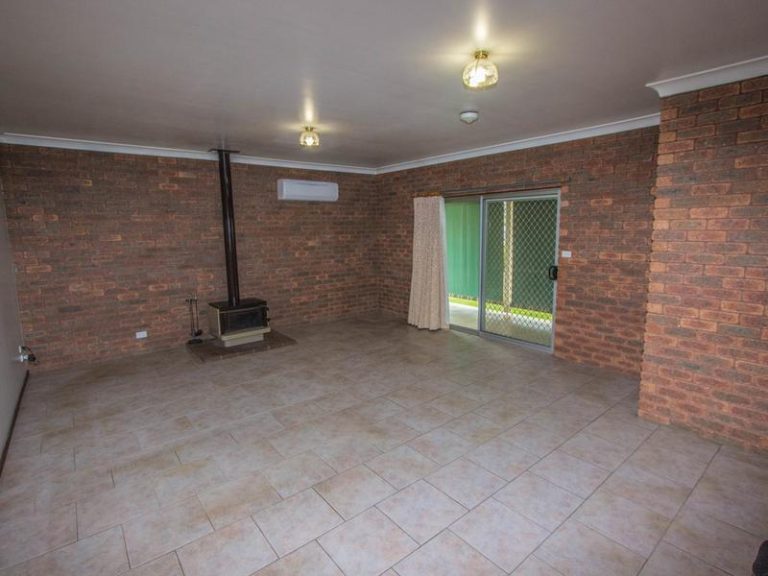 86 Bolton Street, Narrandera NSW 2700 - photo 7