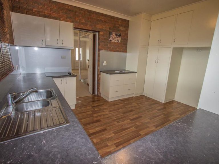 86 Bolton Street, Narrandera NSW 2700 - photo 8