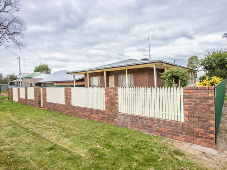 86 Bolton Street, Narrandera NSW 2700 - McGrath Riverina