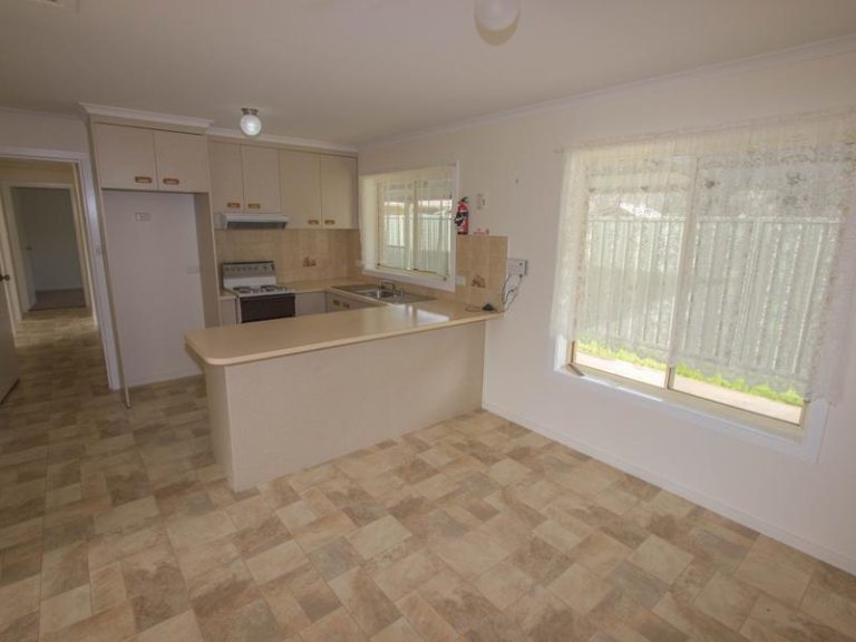 37 Sandpiper Street, Coleambally NSW 2707 - photo 4