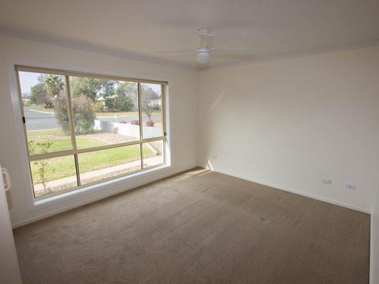 37 Sandpiper Street, Coleambally NSW 2707 - photo 6