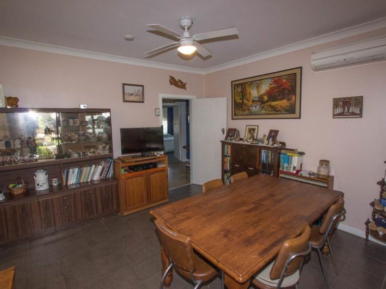 7 Grosvenor Street, Narrandera NSW 2700 - photo 12