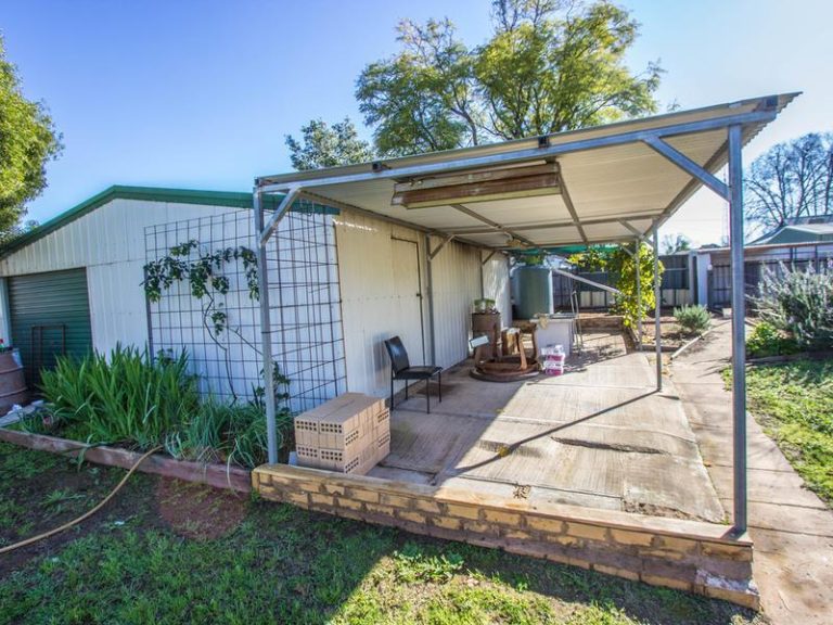 7 Grosvenor Street, Narrandera NSW 2700 - photo 16