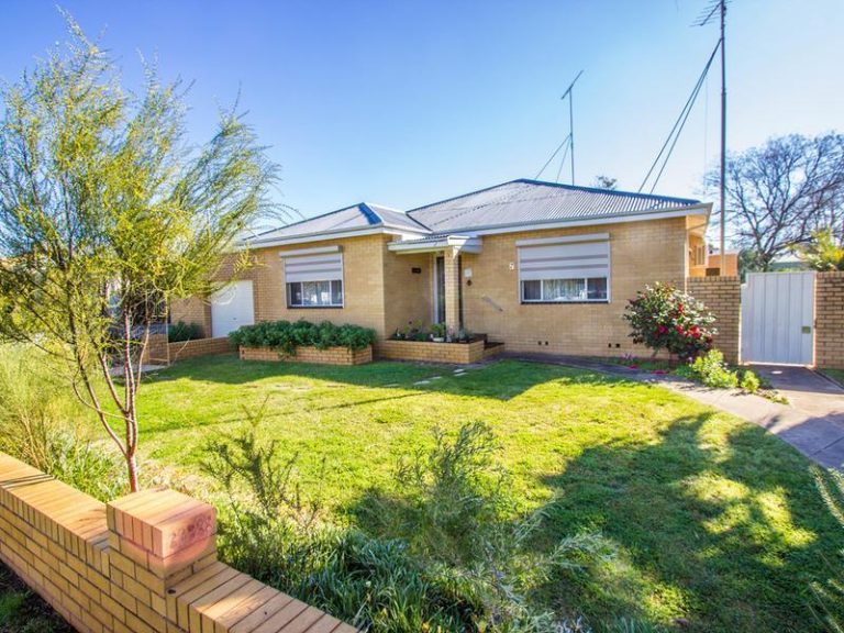 7 Grosvenor Street, Narrandera NSW 2700 - McGrath Riverina