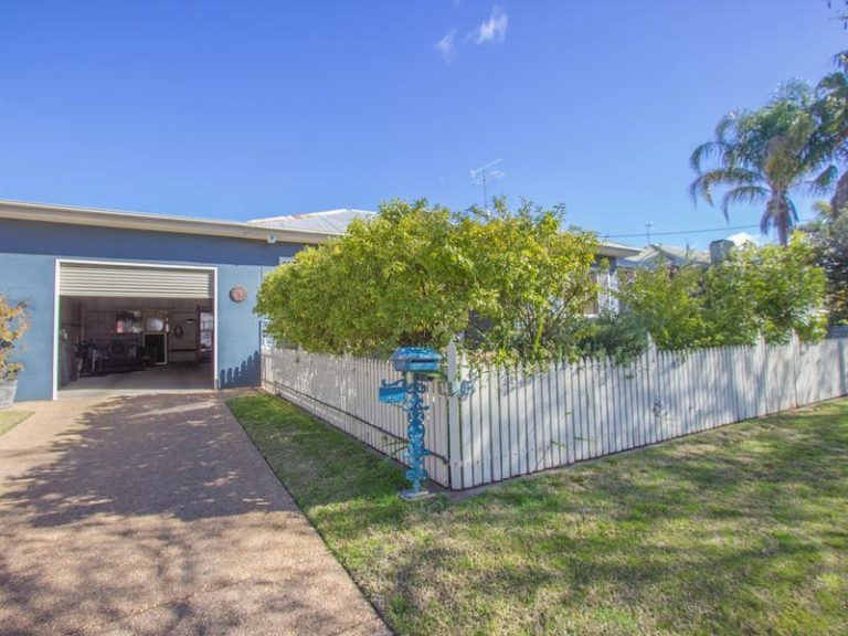 14 May Street, Narrandera NSW 2700 - photo 2