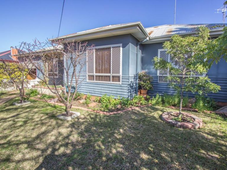14 May Street, Narrandera NSW 2700 - photo 4