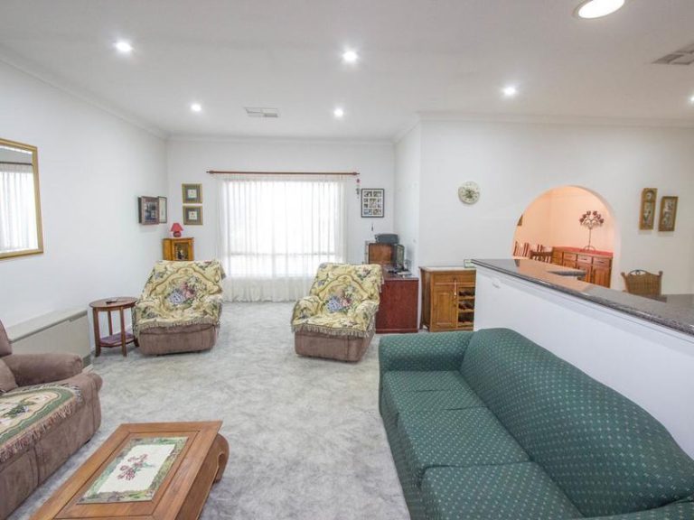 14 May Street, Narrandera NSW 2700 - photo 8