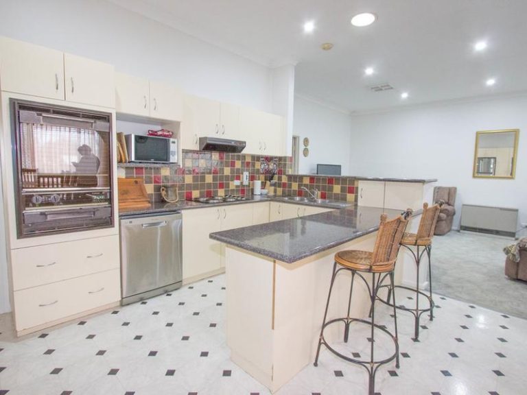 14 May Street, Narrandera NSW 2700 - photo 9